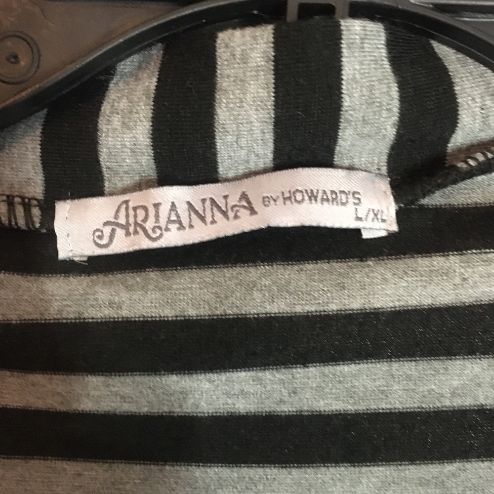 L/XL Women’s cardigan